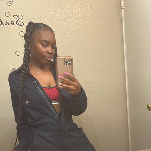 Meet your Posher, Kira